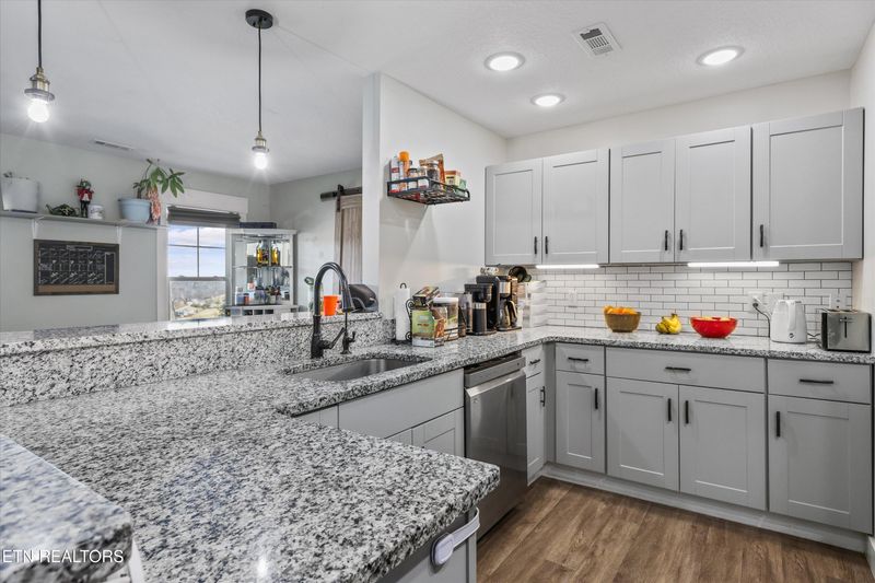 1914 Pleasant Ridge Rd, Lafollette, TN 37766