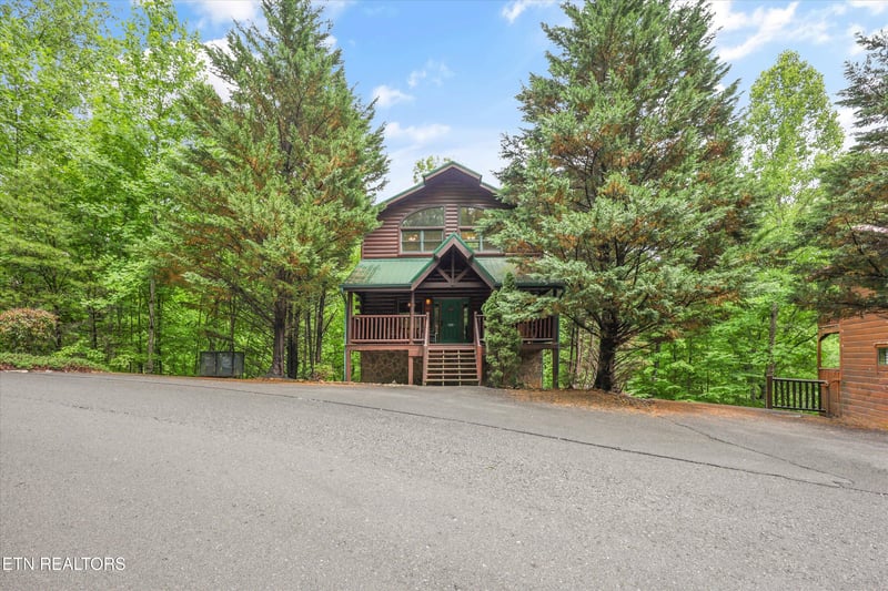 1915 Elk Springs Way, Gatlinburg, TN 37738