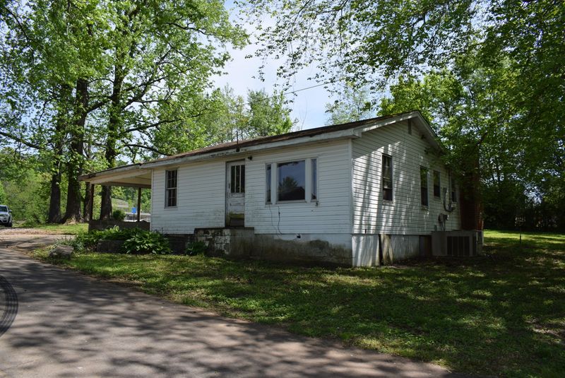 1915 Palos St, Athens, TN 37303
