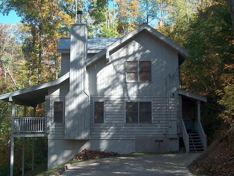 1915 St Moritz Dr, Gatlinburg, TN 37738