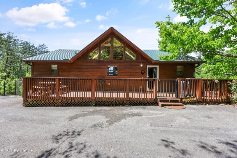 1916 Buds Ridge Way, Sevierville, TN 37862