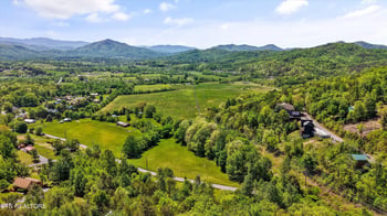 1916 Buds Ridge Way, Sevierville, TN 37862