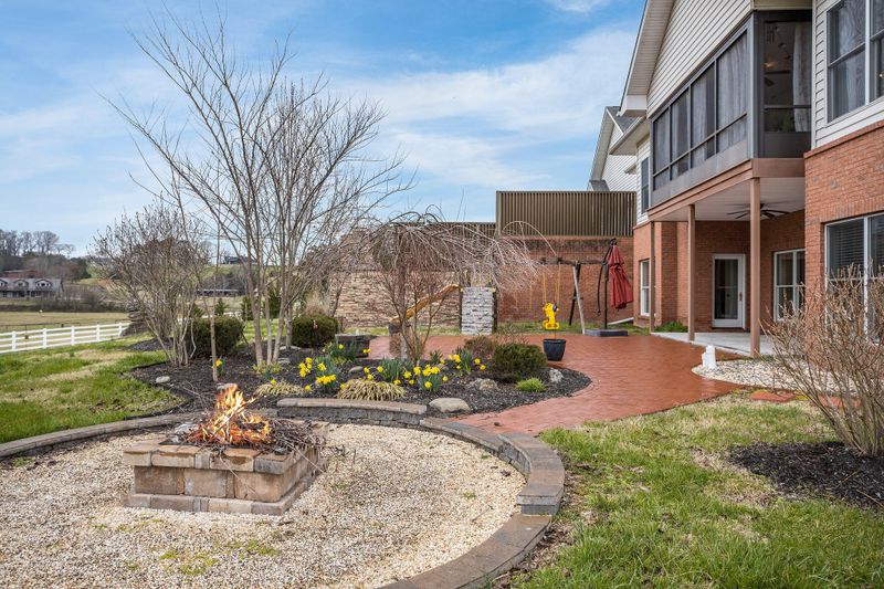 1916 Pattons Way, Sevierville, TN 37876