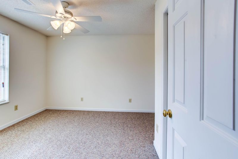 1917 Wellbridge Way, Powell, TN 37849