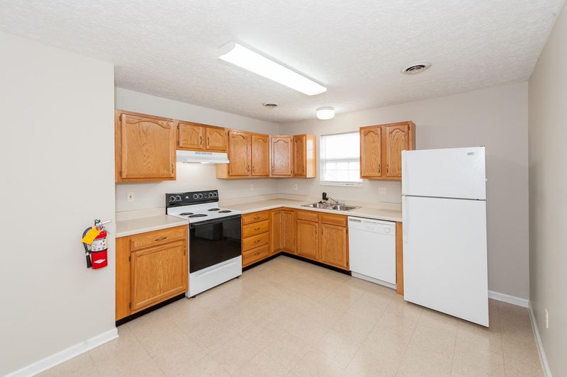 1918 Gregory Ln, Powell, TN 37849