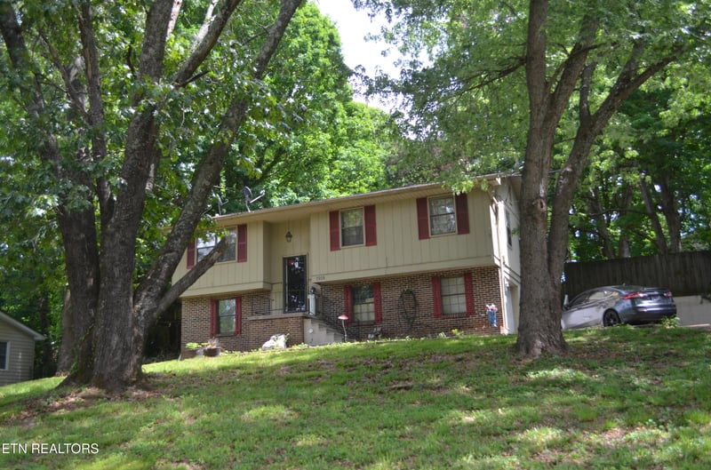 1918 Highland Rd, Maryville, TN 37801