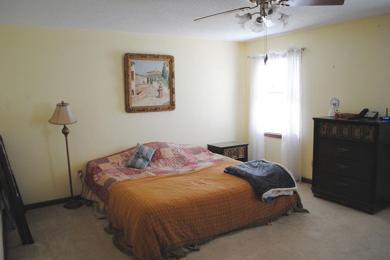 1918 N Charles Seivers Blvd, Clinton, TN 37716