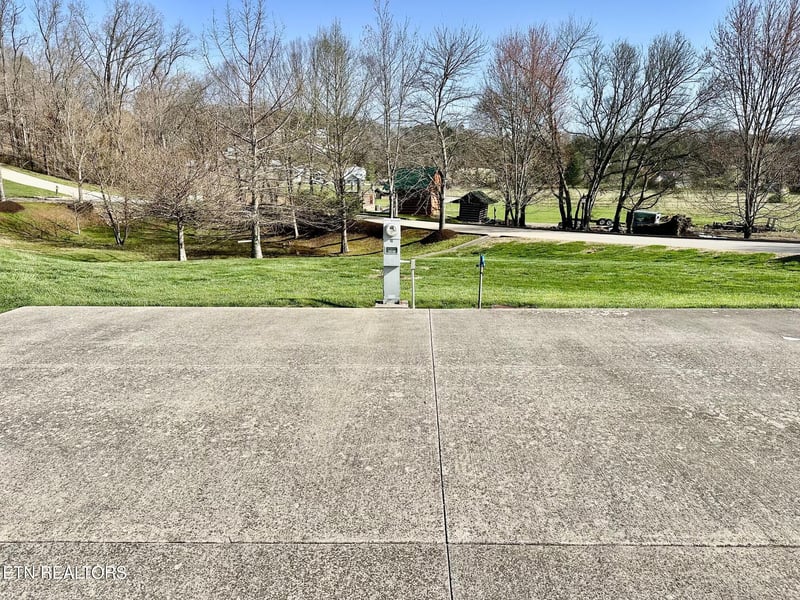 1919 Lizi Loop Way, Sevierville, TN 37862