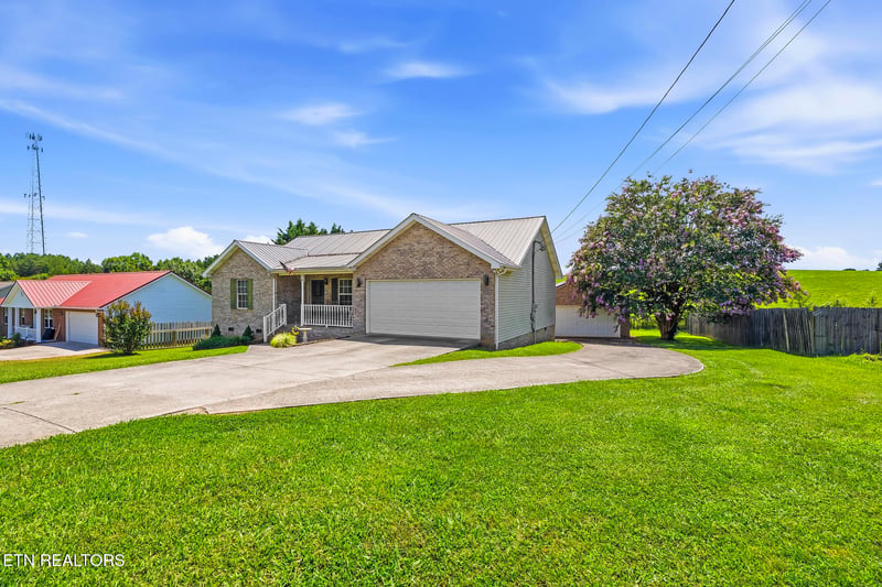 192 Acorn Dr, Corryton, TN 37721