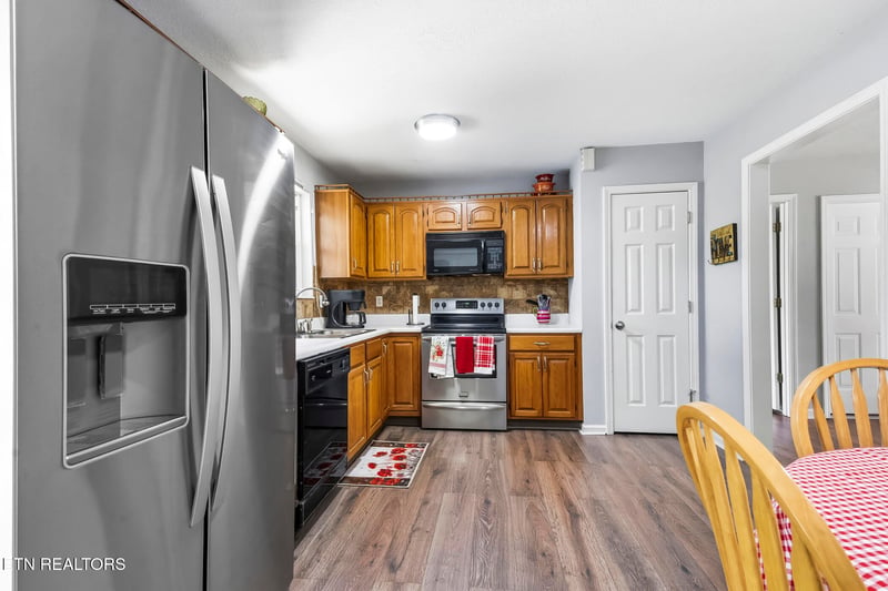 192 Acorn Dr, Corryton, TN 37721
