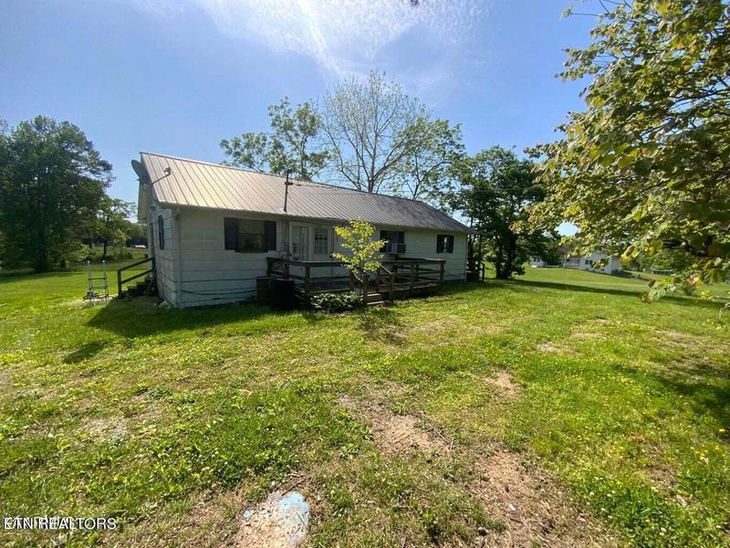 192 Peaceful Ln, Oneida, TN 37841