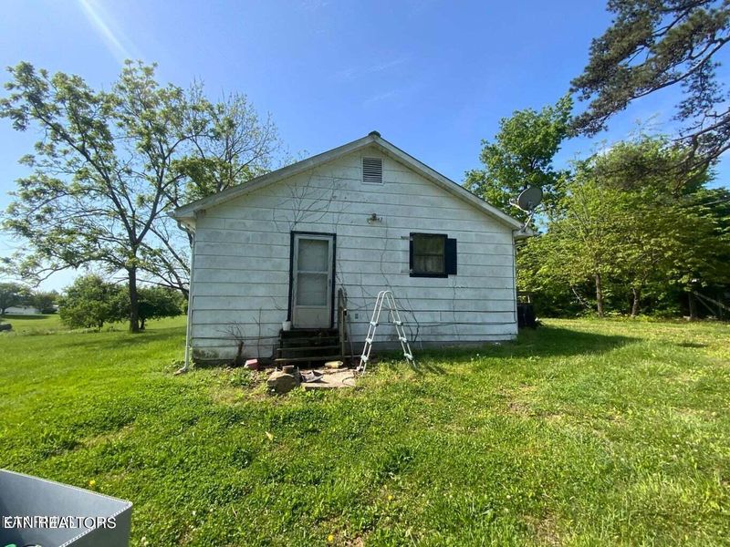 192 Peaceful Ln, Oneida, TN 37841