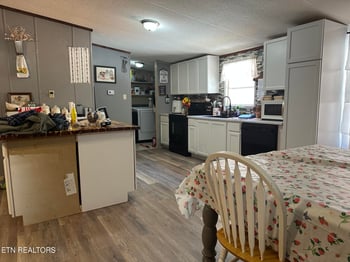 192 Shoal Creek Rd, Englewood, TN 37329
