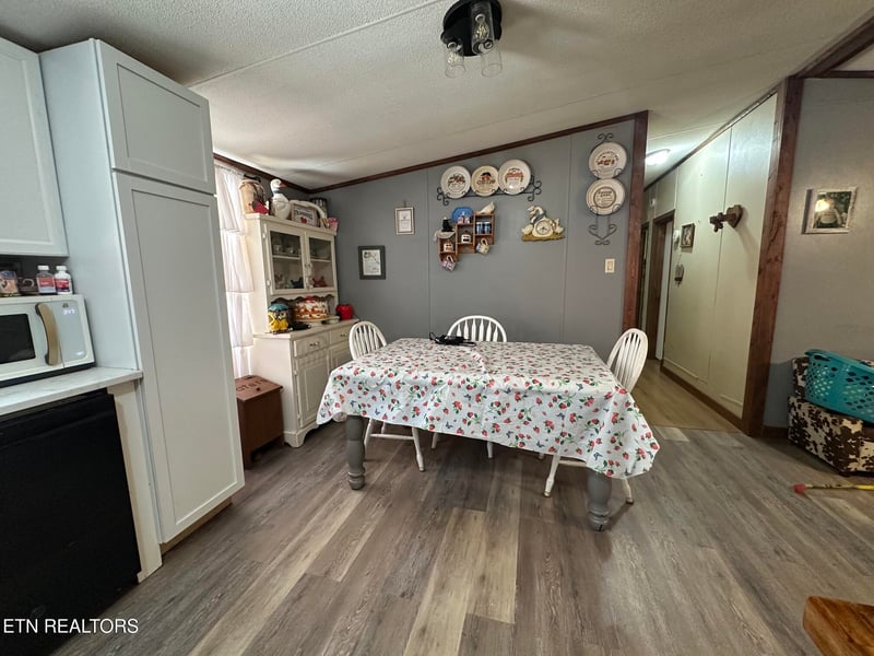 192 Shoal Creek Rd, Englewood, TN 37329