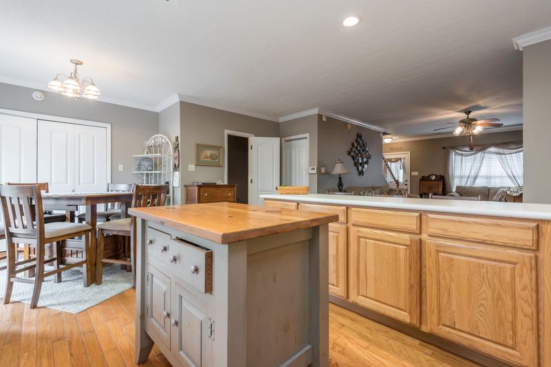 192 Sweet Gum Ln, Oak Ridge, TN 37830