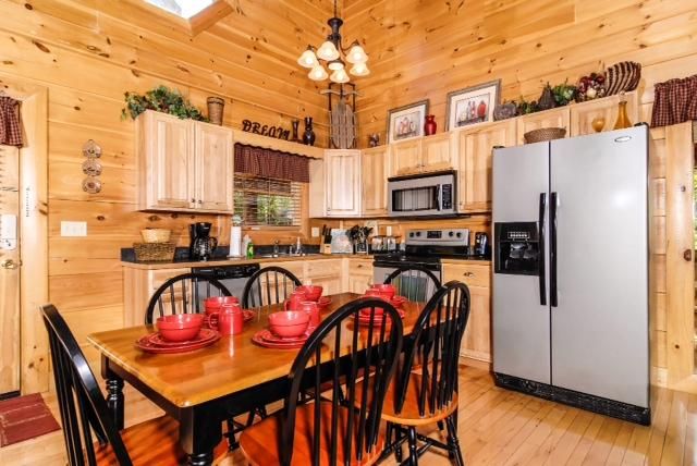 1920 Cougar Crossing Way, Sevierville, TN 37876