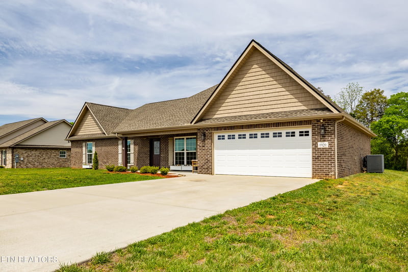 1920 Griffitts Mill Cir, Maryville, TN 37803