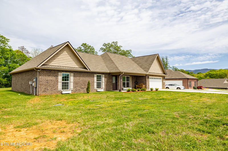 1920 Griffitts Mill Cir, Maryville, TN 37803