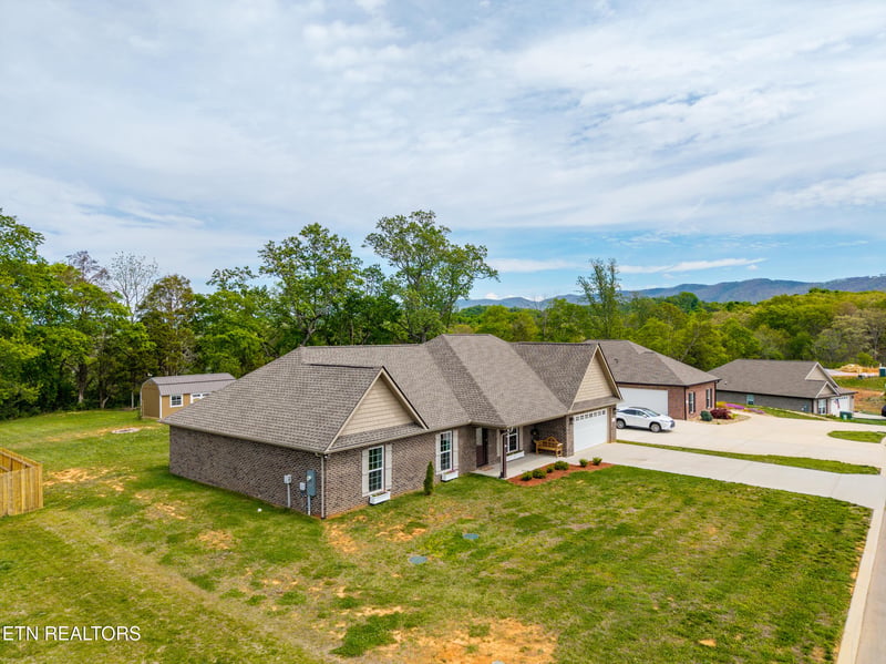 1920 Griffitts Mill Cir, Maryville, TN 37803