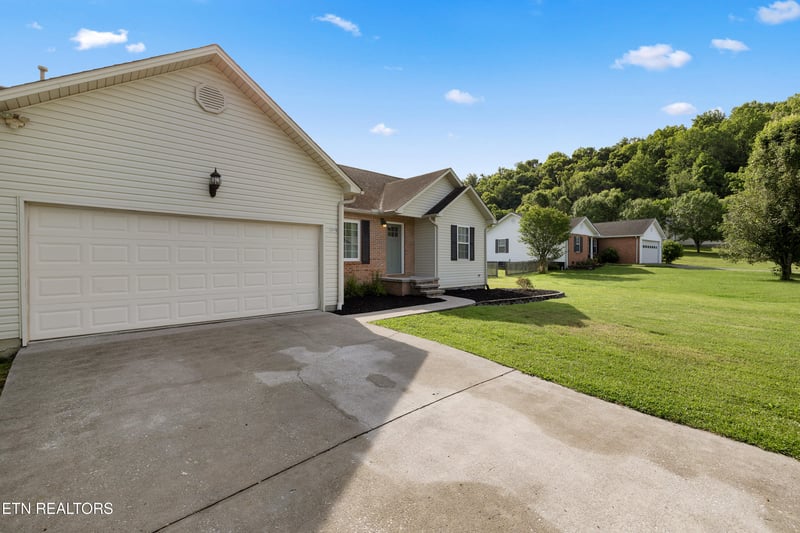 1920 Hidden Springs Rd, Knoxville, TN 37914