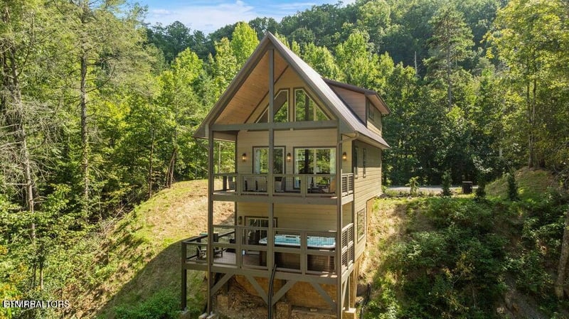 1920 Smoky Cove Rd, Sevierville, TN 37876