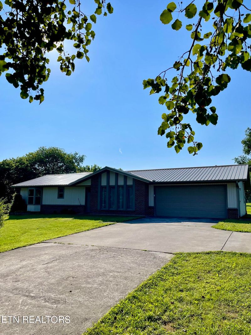 1921 Arrowhead Dr, Sevierville, TN 37876