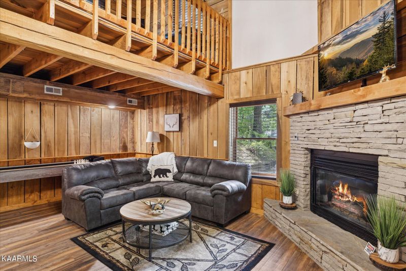 1921 Charles Lewis Way, Sevierville, TN 37876