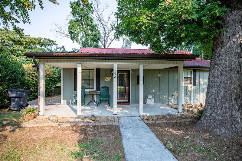 1921 Hill Trail Dr, Morristown, TN 37814