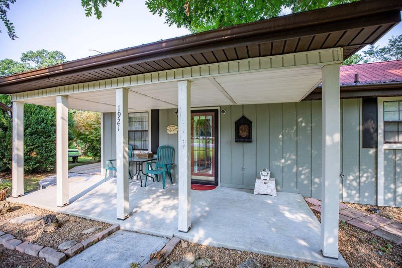 1921 Hill Trail Dr, Morristown, TN 37814