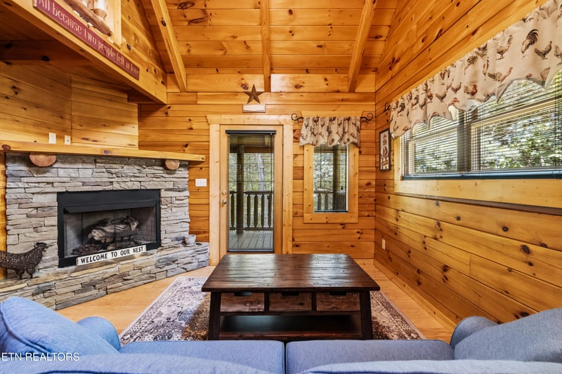 1922 Beach Front Dr, Sevierville, TN 37876