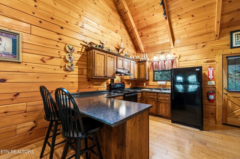 1922 Beach Front Dr, Sevierville, TN 37876