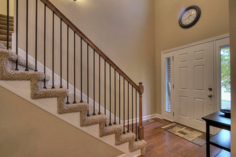 1922 Indian Springs Ln, Knoxville, TN 37932