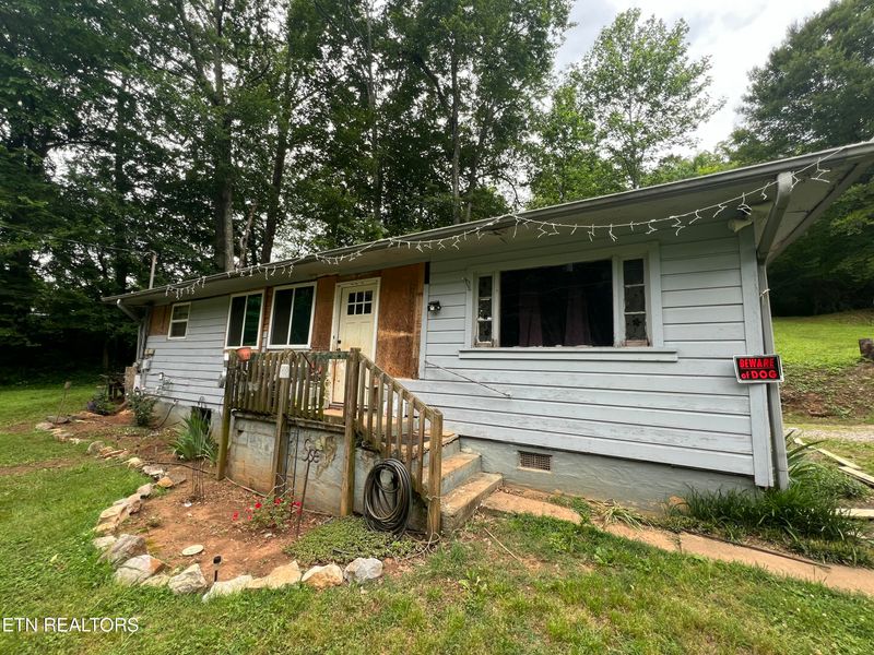 1923 Goff Rd, Knoxville, TN 37920