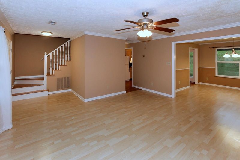 1923 Poplar Hill Rd, Knoxville, TN 37922