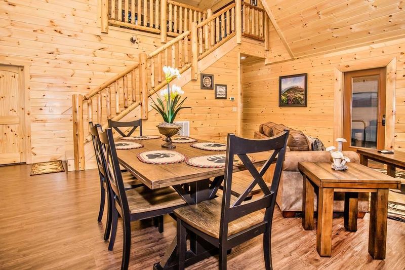 1924 Bear Creek Falls Way, Sevierville, TN 37862
