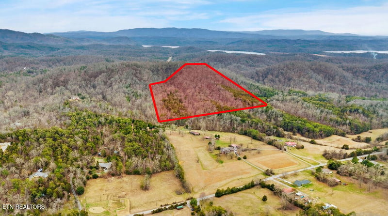 1924 Big Gully Rd, Maryville, TN 37801