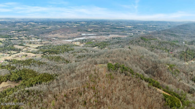 1924 Big Gully Rd, Maryville, TN 37801