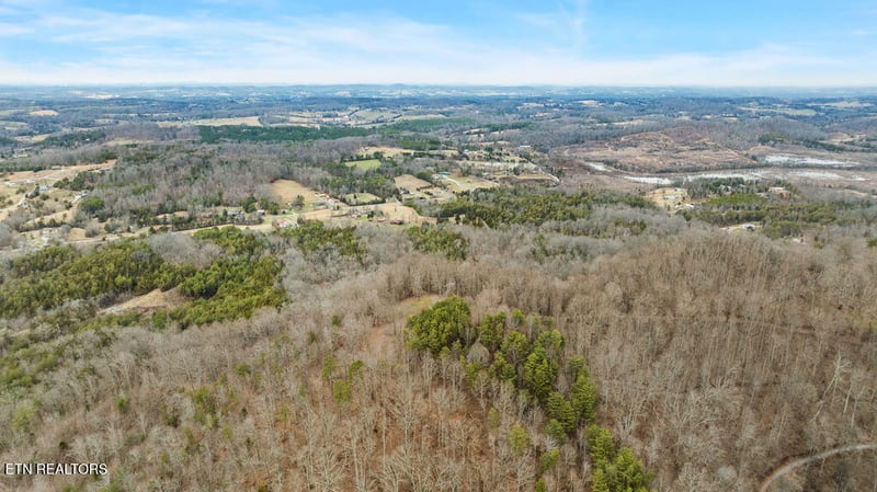 1924 Big Gully Rd, Maryville, TN 37801