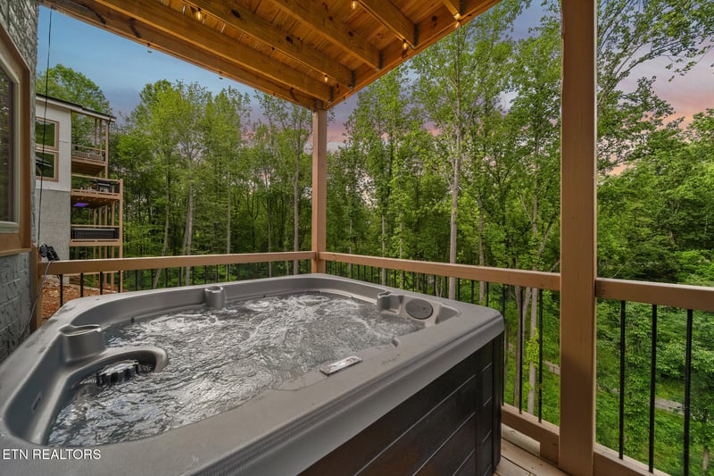 1924 Pine Ct, Sevierville, TN 37876
