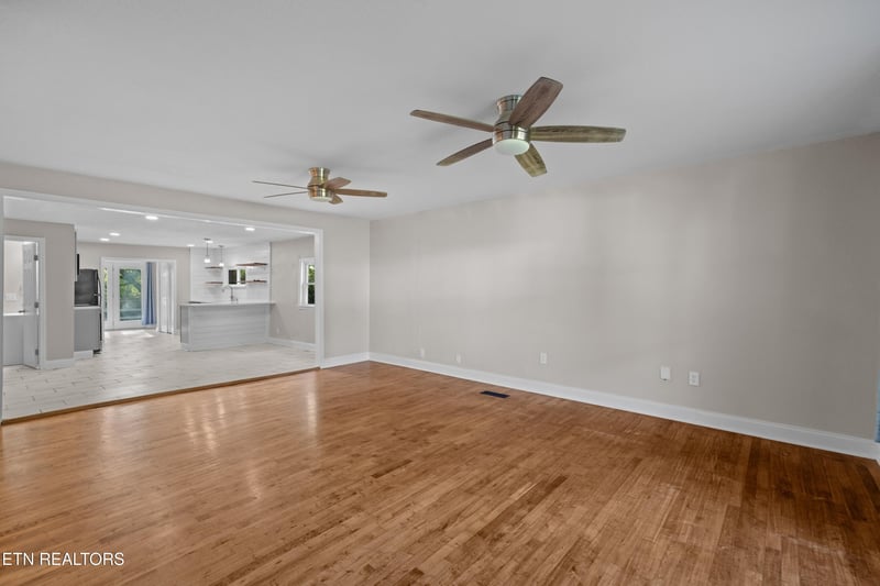 1924 Sunny Ln, Knoxville, TN 37912