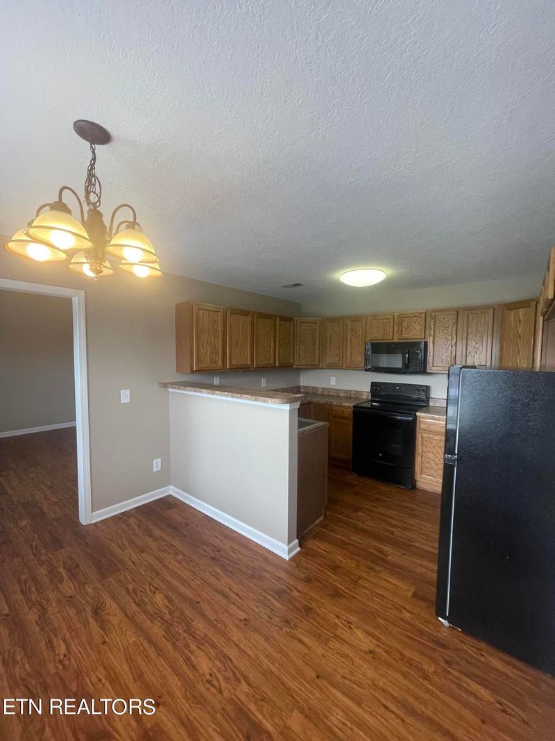 1925 Levy Dr, Powell, TN 37849