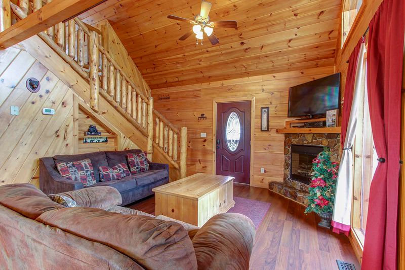 1926 Bird Hill Rd, Sevierville, TN 37876