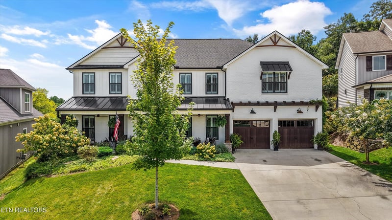 1926 Highlands Ridge Ln, Knoxville, TN 37932