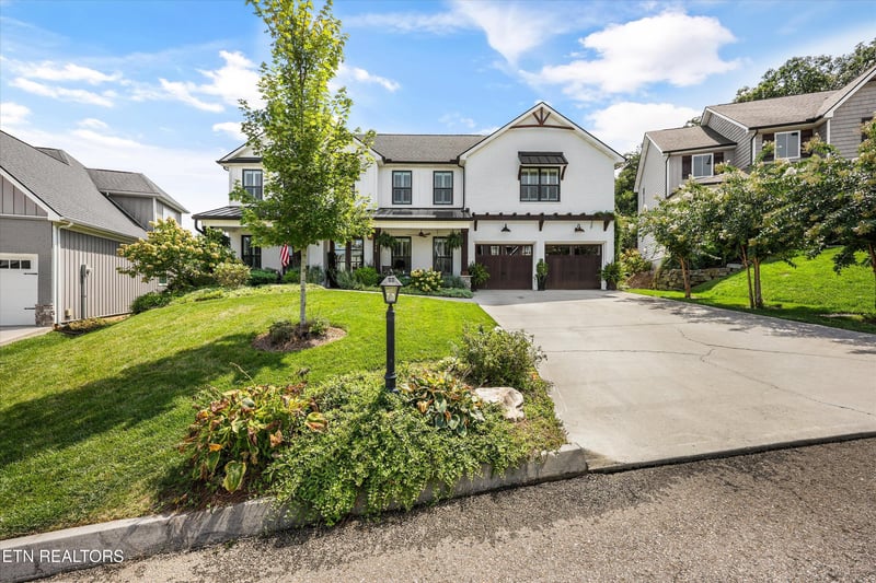 1926 Highlands Ridge Ln, Knoxville, TN 37932