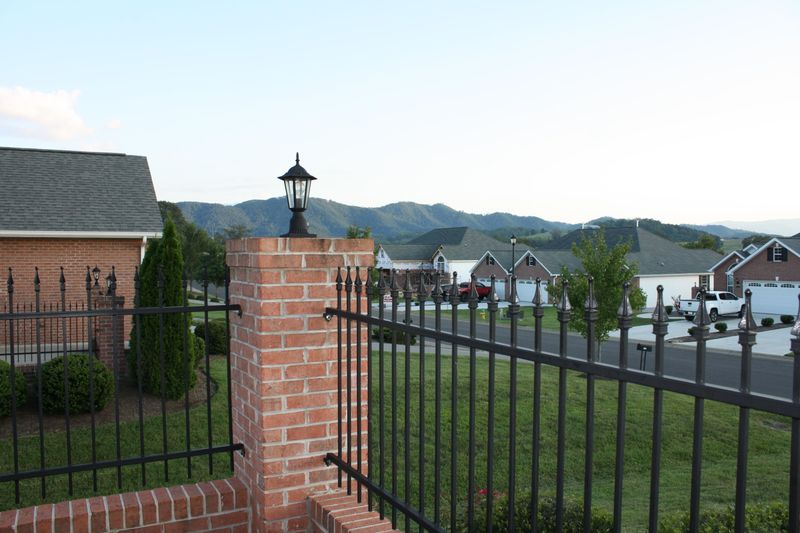 1926 Scarlett Meadows Dr, Sevierville, TN 37876