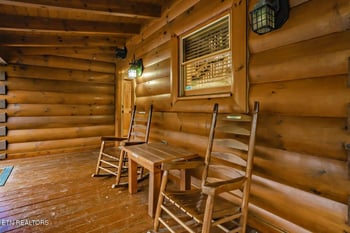 1928 Bear Creek Falls Way, Sevierville, TN 37862