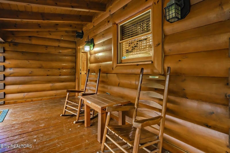 1928 Bear Creek Falls Way, Sevierville, TN 37862