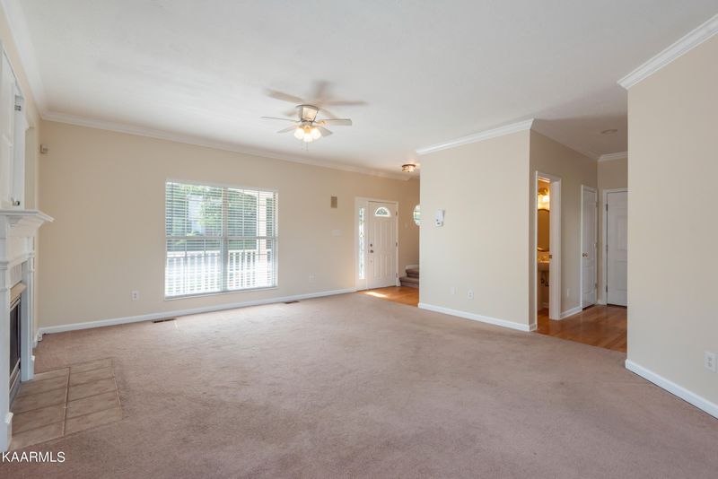 1929 Saint Gregorys Ct, Knoxville, TN 37931