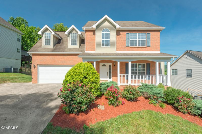 1929 Saint Gregorys Ct, Knoxville, TN 37931