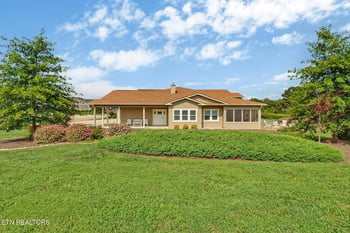 193 Holly Tree Dr, Crossville, TN 38555